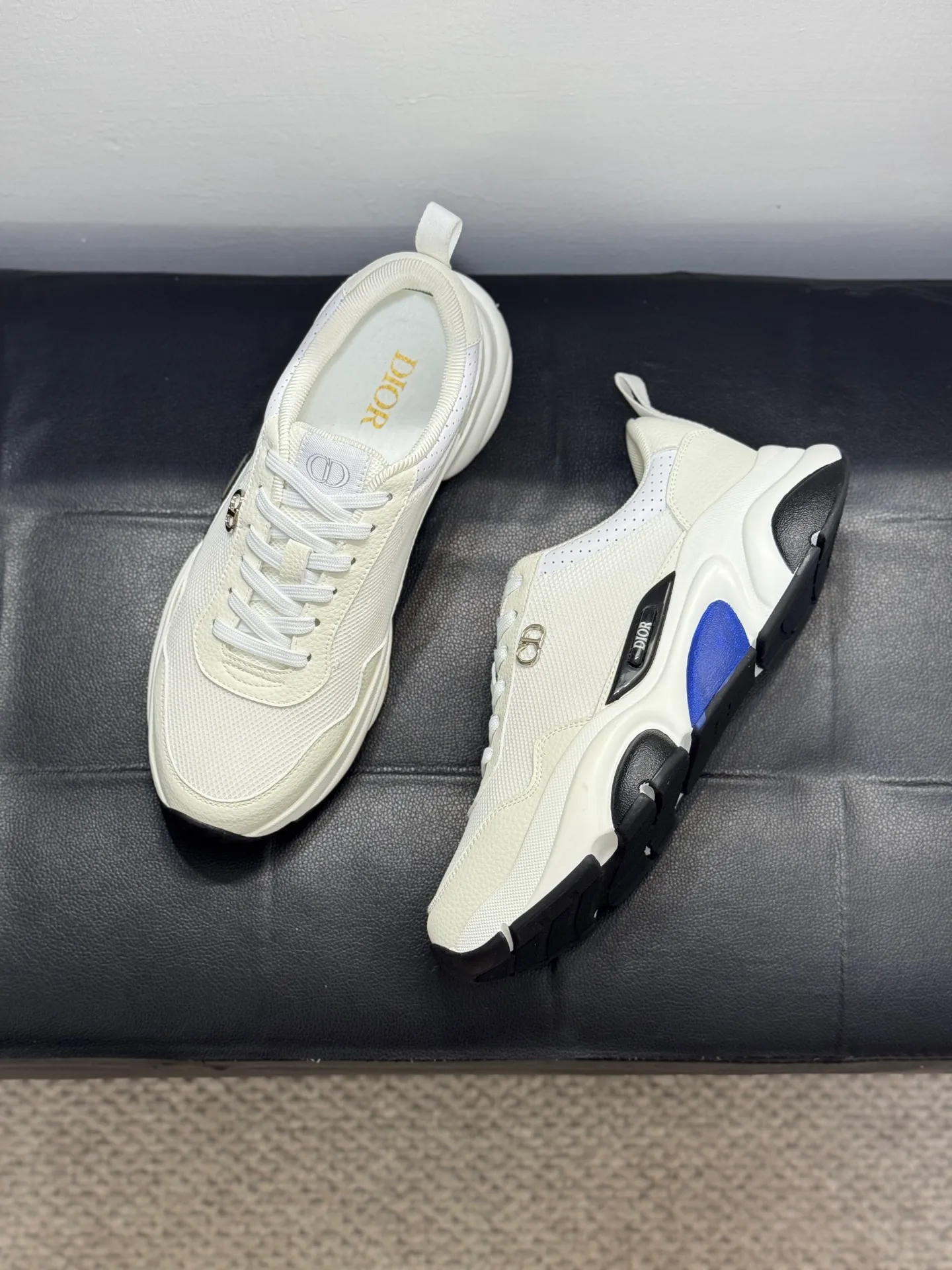 Men's shoes 💰440【New style】🪳🪳(Dior) popular model【New style】⚠⚠️Top purchasing agent🔍🔍Men's HK counters are on sale simultaneously. Sole: The original sole is specially provided by the original factory. The exclusive movable molded sole is super comfortable. The original factory follows the order. 🔍🔍The high-quality multi-color splicing design is exquisite and unique, and the cowhide stitching mesh lining💪Details determine the quality. We only make shoes with care. You can enter and exit the counter at will. Welcome to compare🇮🇹Size: 38-44 (45 customized